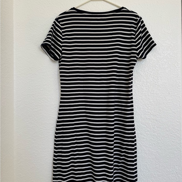 Tommy Hilfiger Black and White Striped Dress with Red Logo women’s size Medium - Picture 6 of 7